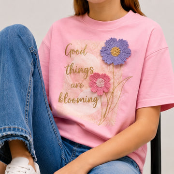 VITAMINS 3D FLOWER EMBELLISHED BOXY FIT T-SHIRT