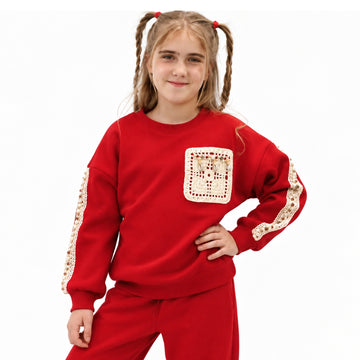 VITAMINS BOXY FIT SWEATSHIRT WITH LACE AND CHROCHET PATCH