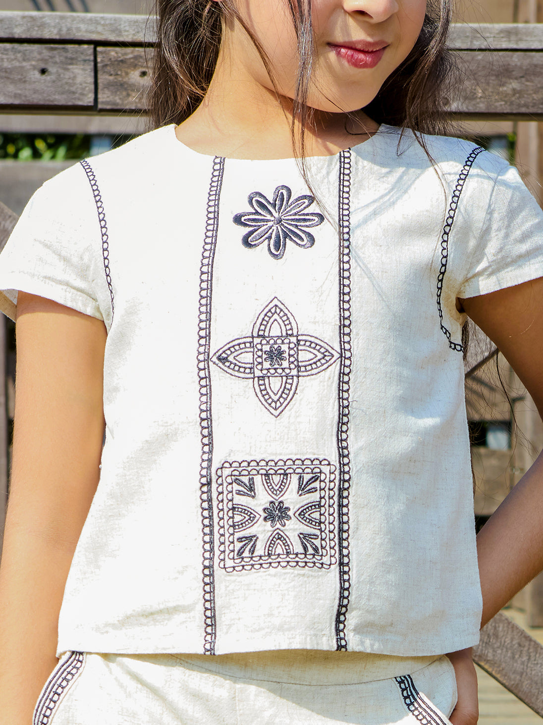 VITAMINS EMBROIDERED CORD SET TOP