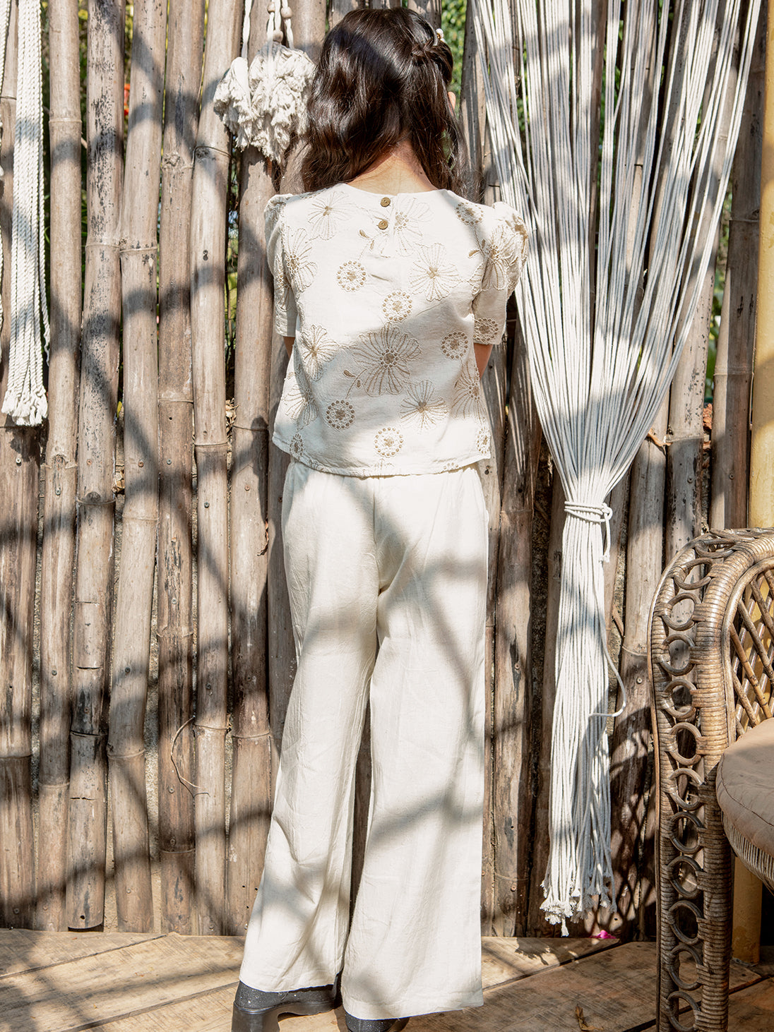 VITAMINS EMBROIDERED SLEEVELESS TOP CORD SET BOTTOM